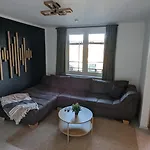 Moderne Wohnung, 6 Gaeste, Tischfussball, Balkon * האגן