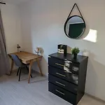 Moderne Wohnung, 6 Gaeste, Tischfussball, Balkon דירה האגן