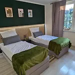 דירה Moderne Wohnung, 6 Gaeste, Tischfussball, Balkon האגן