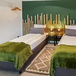Moderne Wohnung, 6 Gaeste, Tischfussball, Balkon דירה *