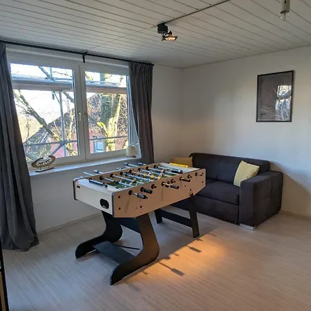 Modern Whg, 6 P, Tischfussball, Balkon Apartment