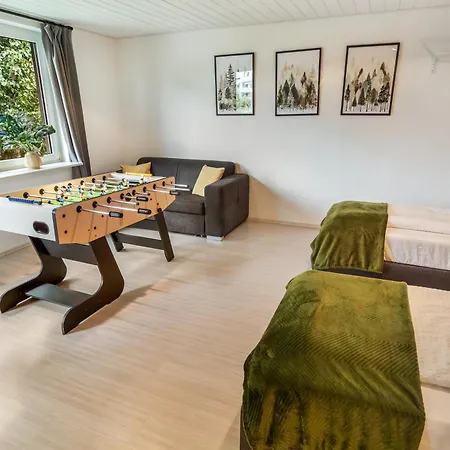 Moderne Wohnung, 6 Gaeste, Tischfussball, Balkon *