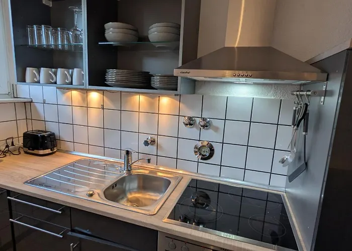 Modern Whg, 6 P, Tischfussball, Balkon